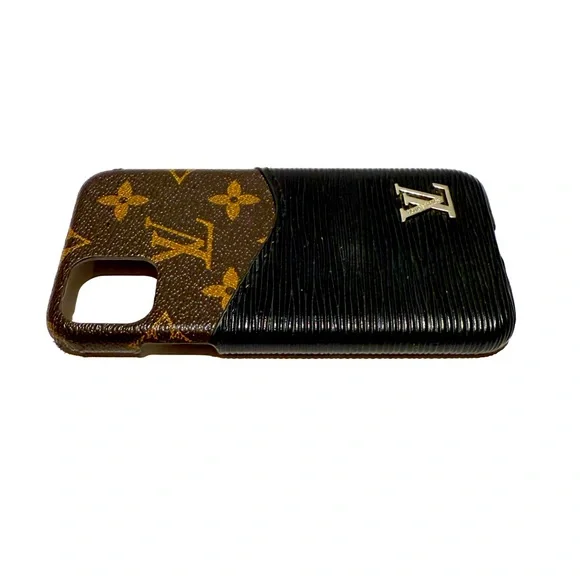 Louis Vuitton Monogram IPhone 11 Case - Picture 4 of 7